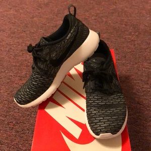 Rosherun Flyknit 'Wolf Grey'